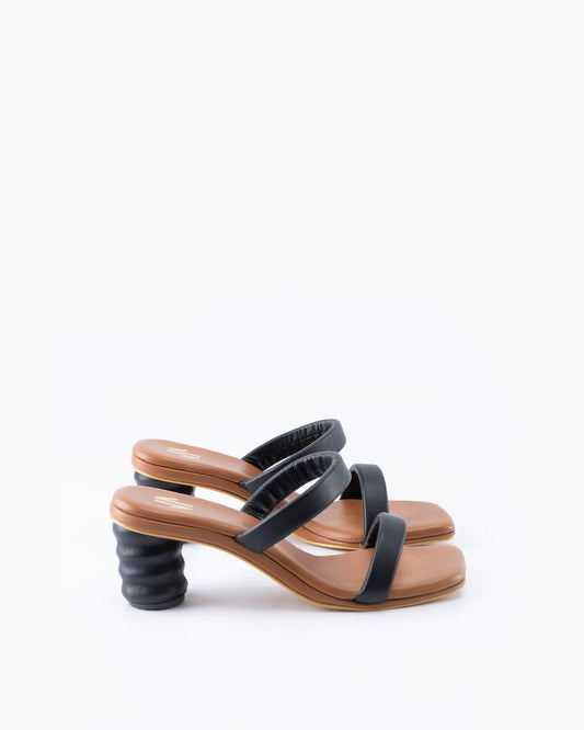 Silvia Cobos Lana Mid Heel  Black