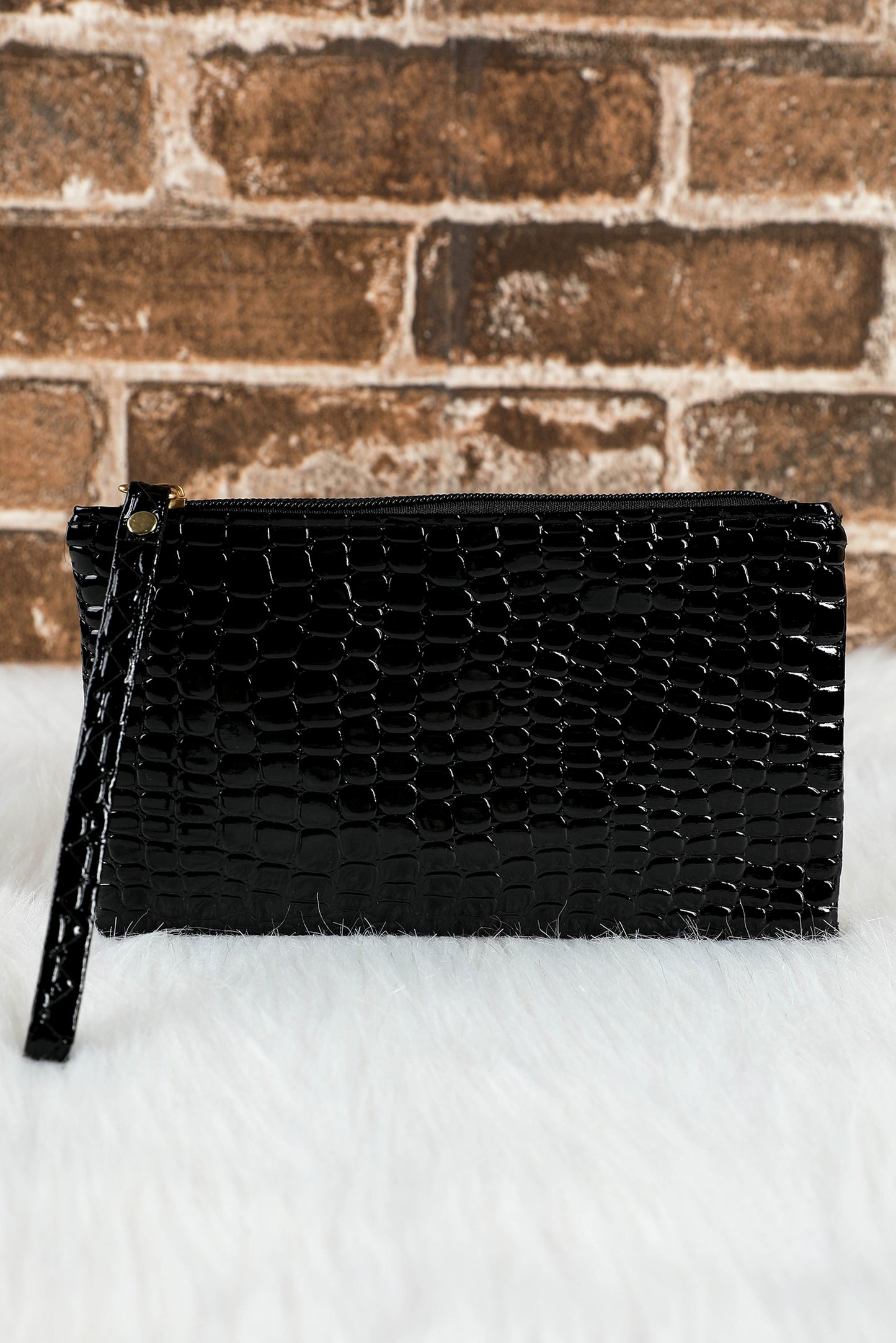 Black Crocodile Pattern Zipper Wristlet Clutch